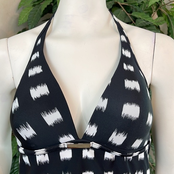 BLACK & WHITE D-CUP HALTER TANKINI - Picture 3 of 10